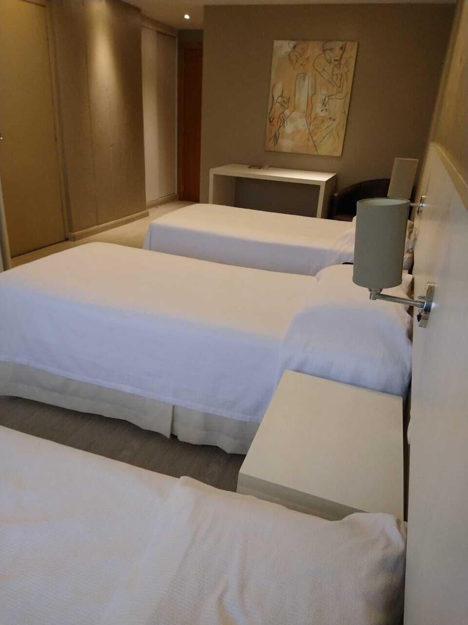 Hotel Manta เปโลตัส ภายนอก รูปภาพ