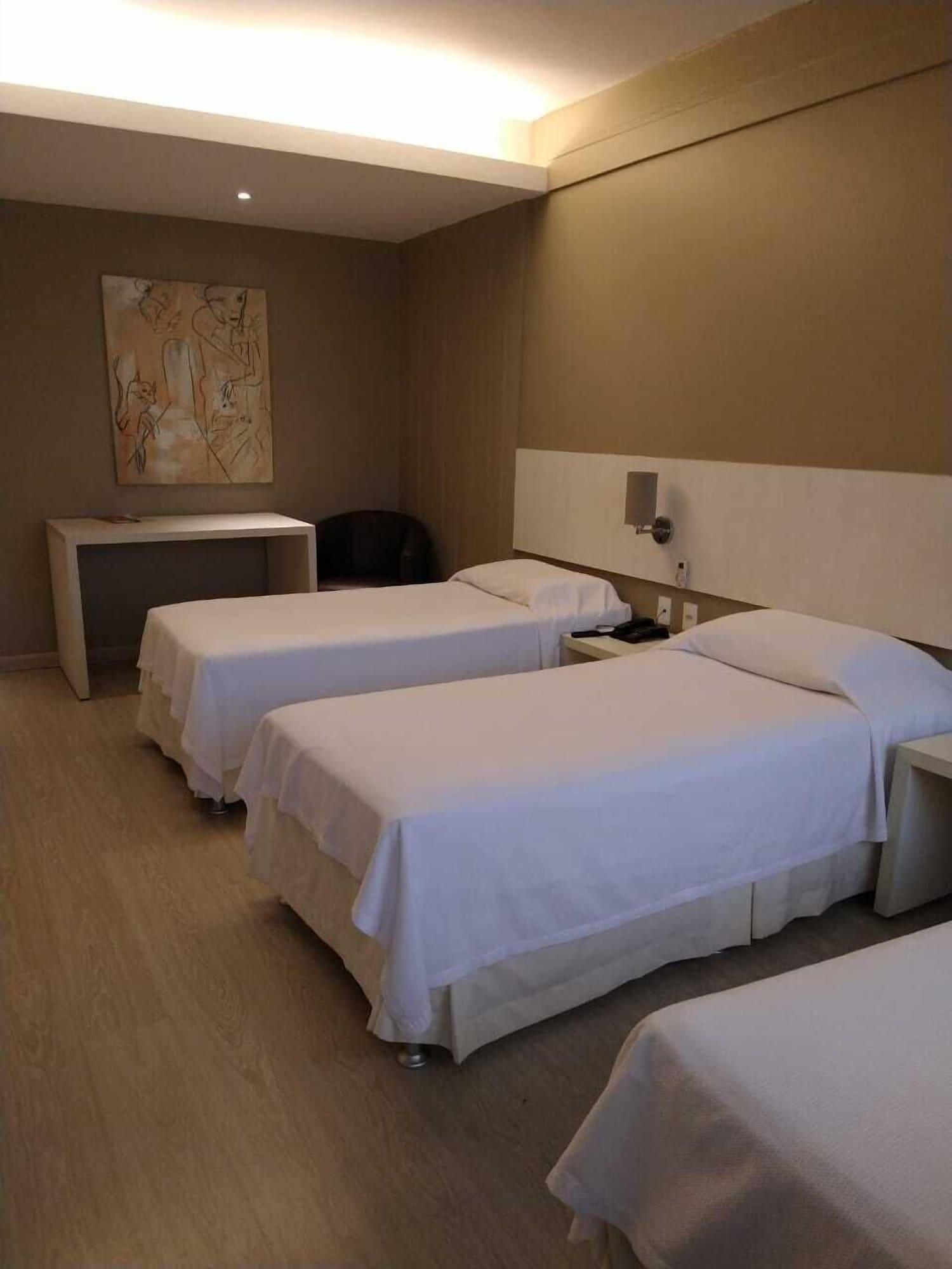 Hotel Manta เปโลตัส ภายนอก รูปภาพ