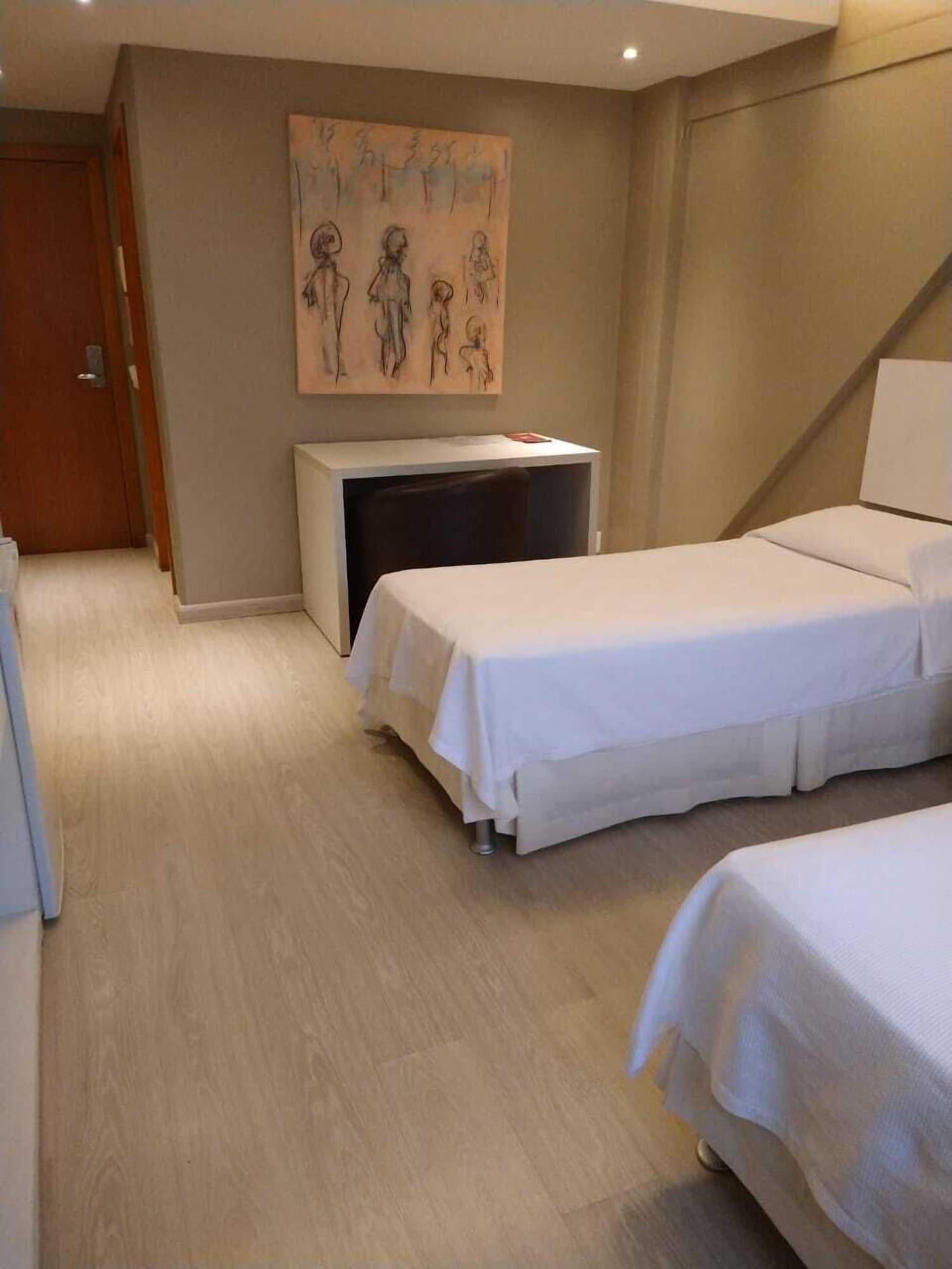 Hotel Manta เปโลตัส ภายนอก รูปภาพ