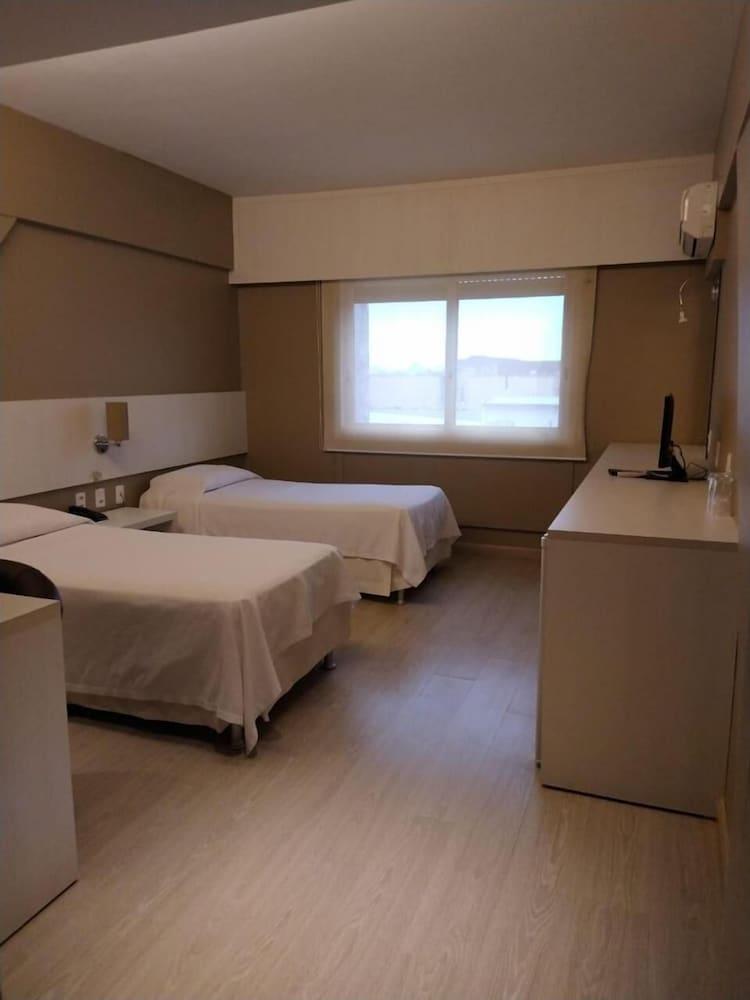 Hotel Manta เปโลตัส ภายนอก รูปภาพ