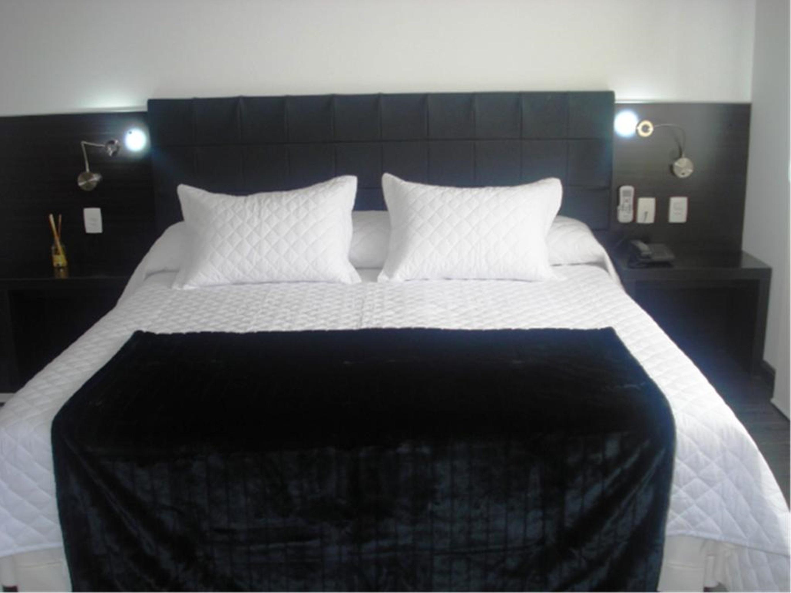Hotel Manta เปโลตัส ภายนอก รูปภาพ