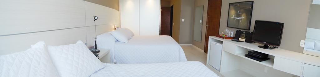 Hotel Manta เปโลตัส ภายนอก รูปภาพ