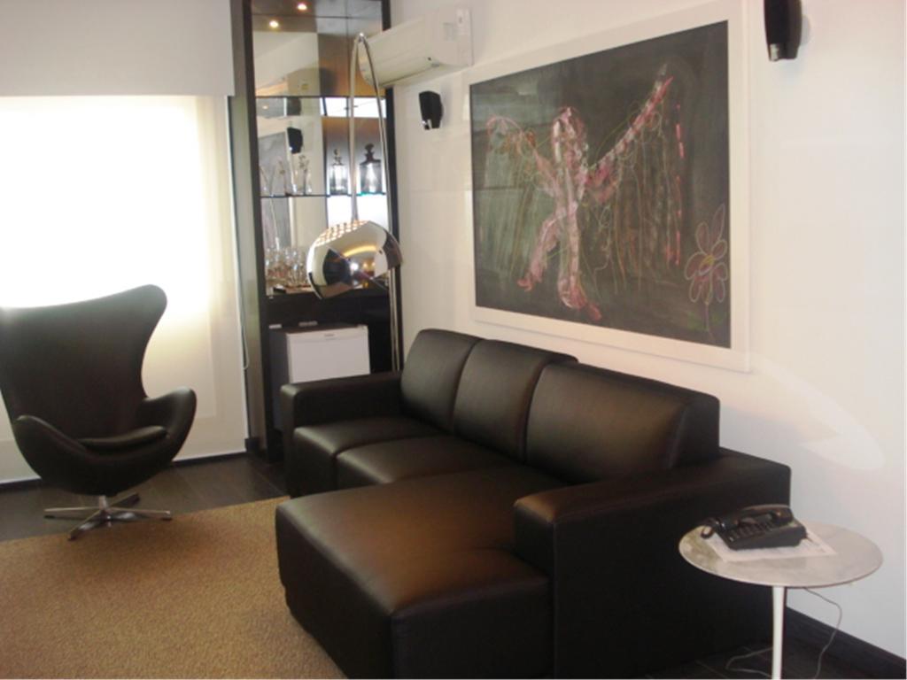 Hotel Manta เปโลตัส ภายนอก รูปภาพ
