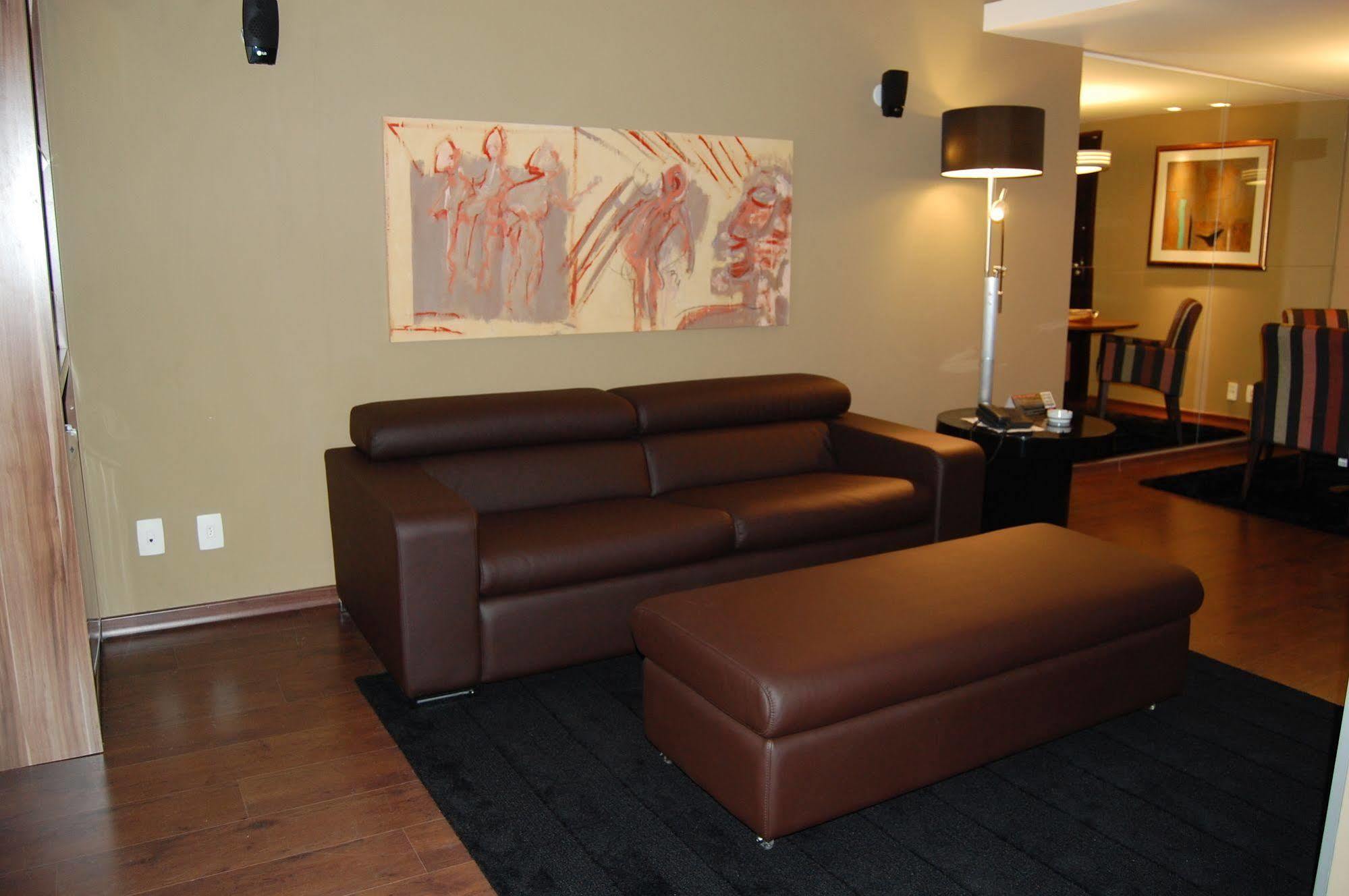 Hotel Manta เปโลตัส ภายนอก รูปภาพ