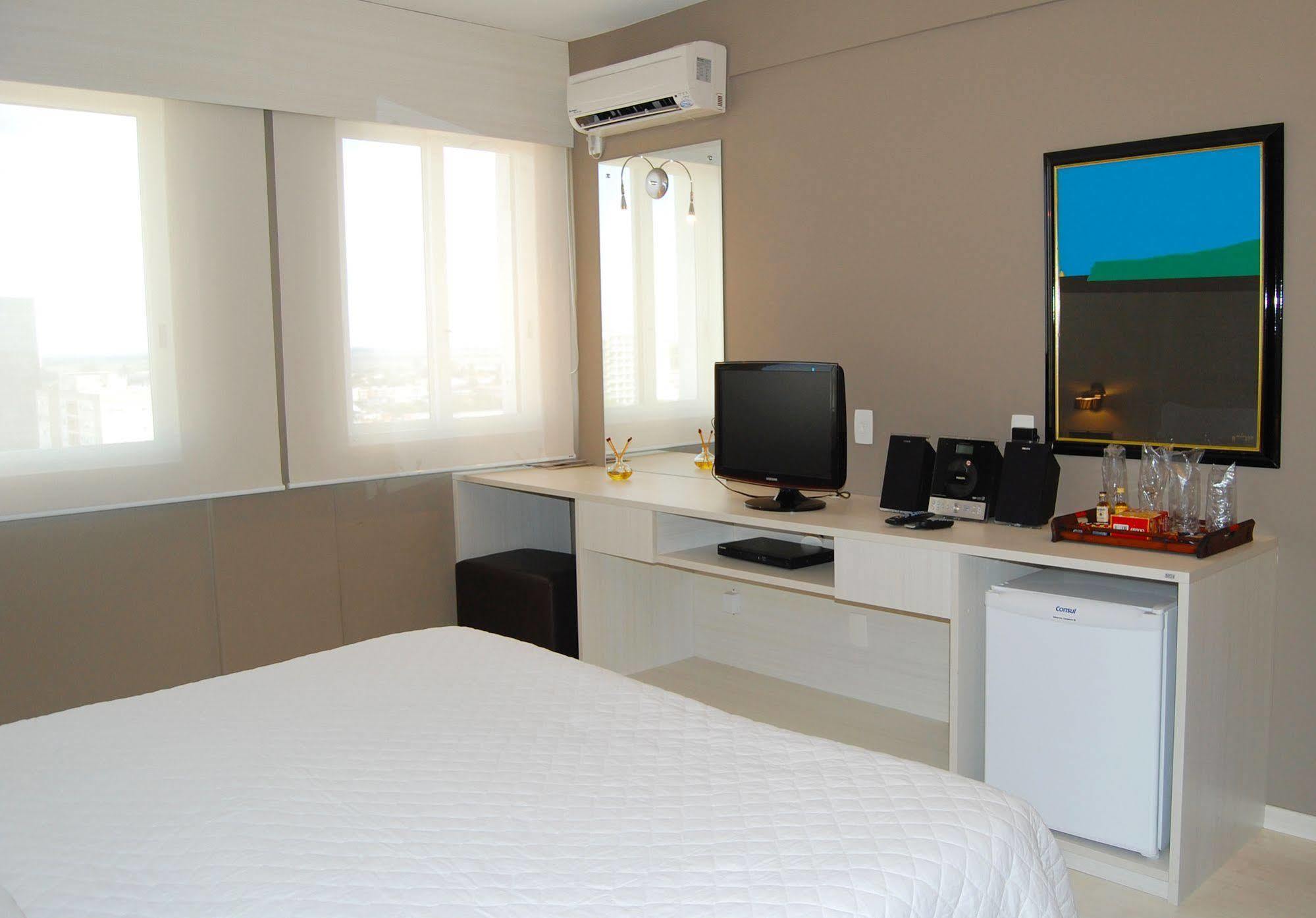 Hotel Manta เปโลตัส ภายนอก รูปภาพ