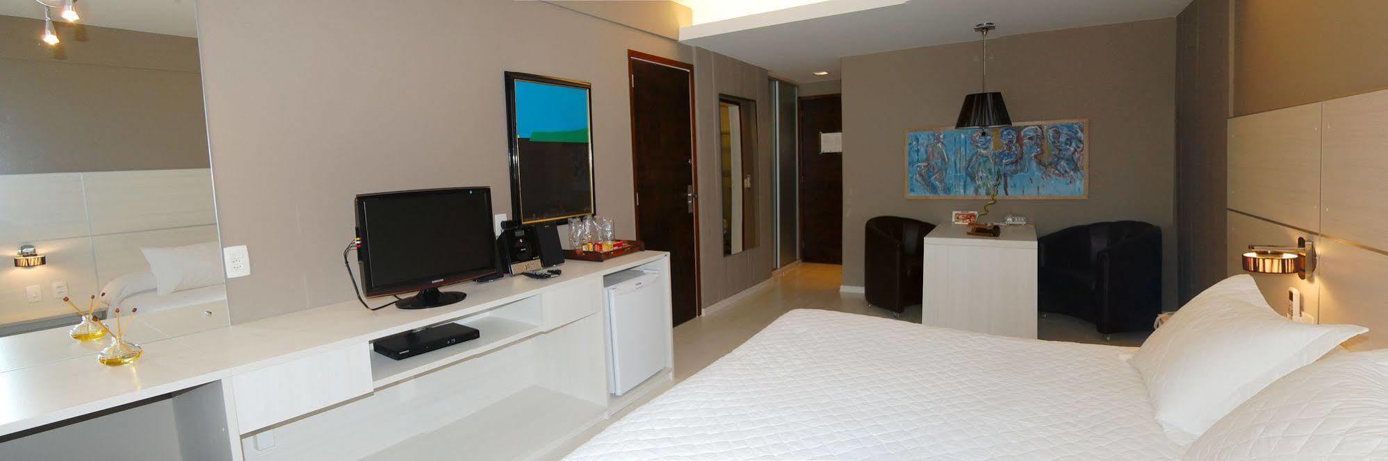 Hotel Manta เปโลตัส ภายนอก รูปภาพ
